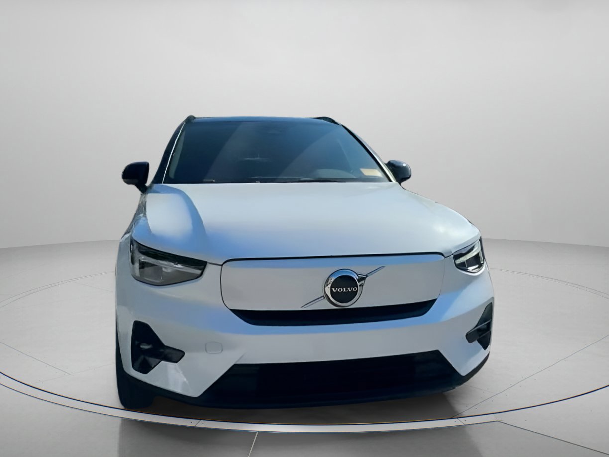 Used 2023 Volvo XC40 Recharge Plus image 32