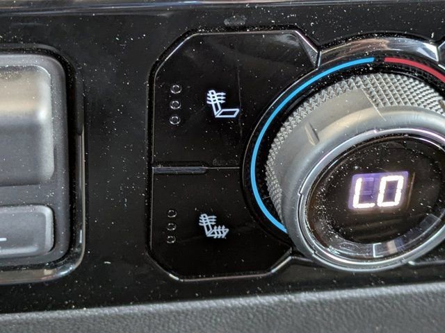 Used 2025 Chevrolet Silverado 2500 LT w/ Convenience Package image 26