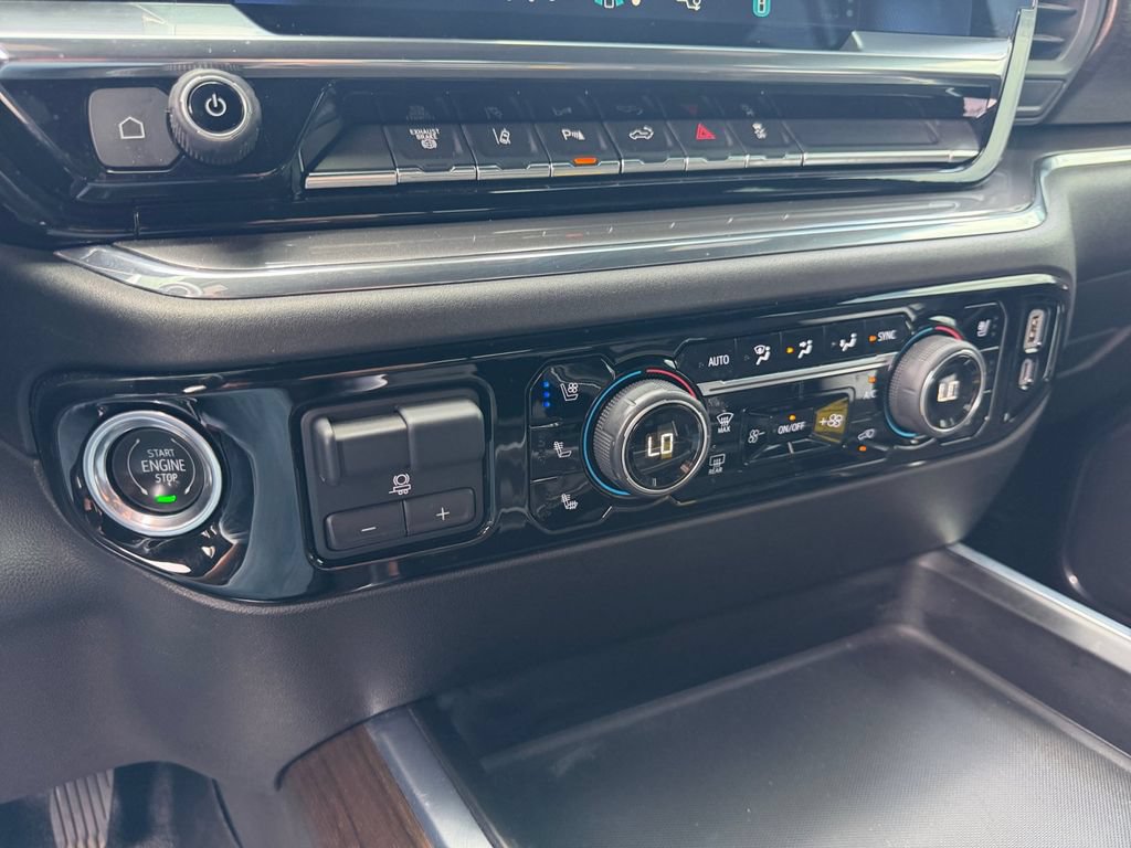 Used 2024 Chevrolet Silverado 2500 High Country w/ Technology Package AWD/4WD image 39