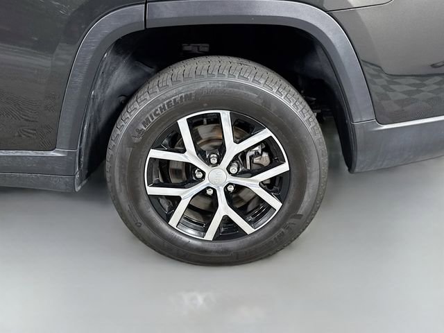 Used 2023 Jeep Grand Cherokee L Limited image 38