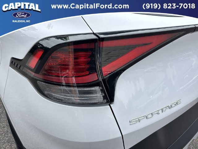 Used 2024 Kia Sportage EX AWD/4WD image 15