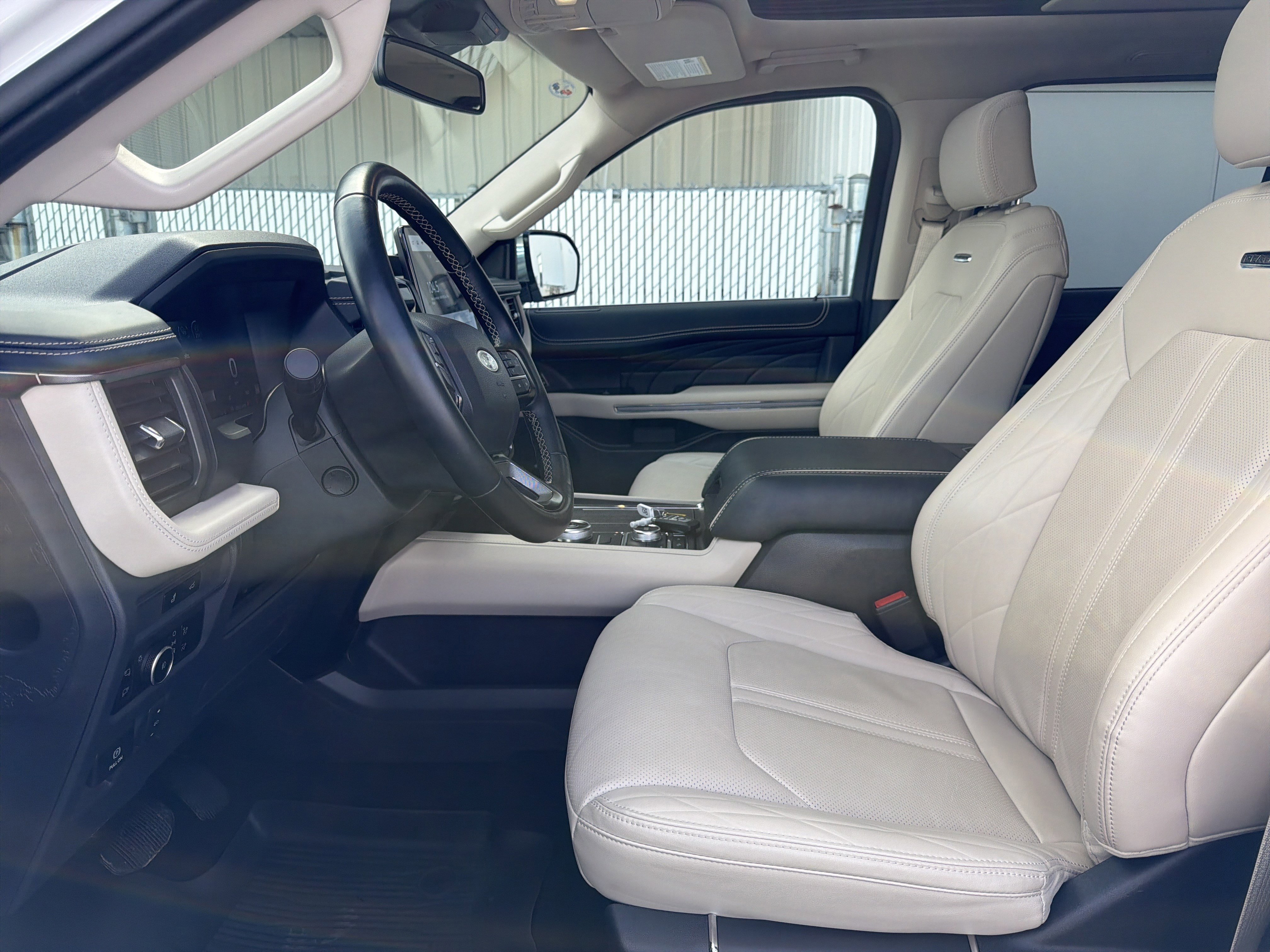 Certified 2024 Ford Expedition Max Platinum image 24