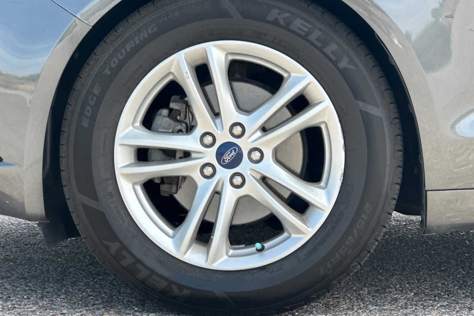 Certified 2018 Ford Fusion SE w/ Fusion SE Technology Package FWD image 25