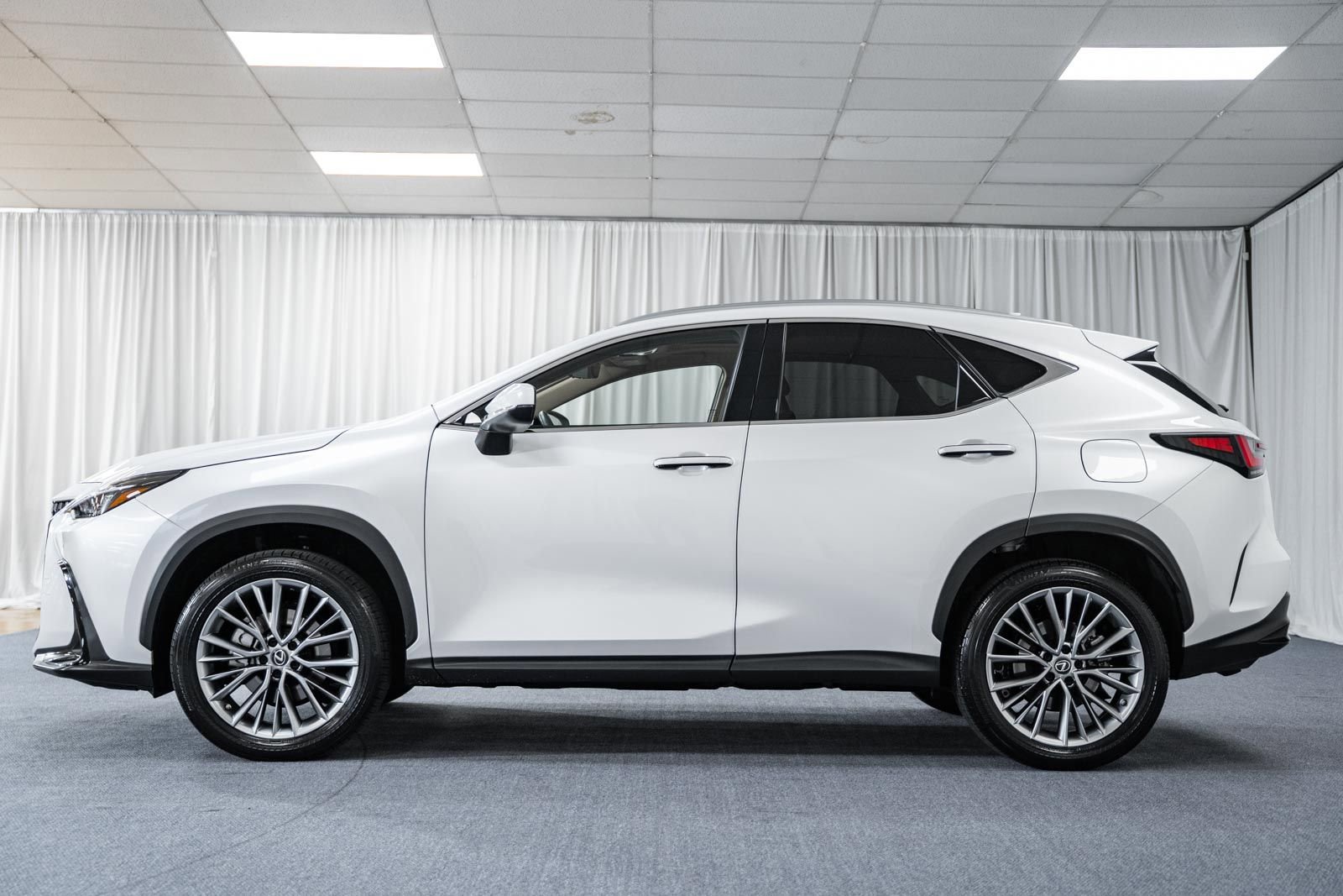 Used 2022 Lexus NX 350h AWD image 5