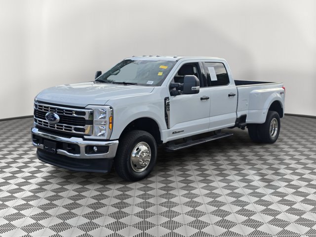 Certified 2025 Ford F450 XLT AWD/4WD image 3