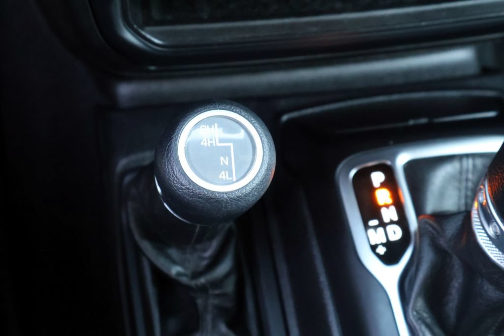 Used 2019 Jeep Wrangler Sport AWD/4WD image 8