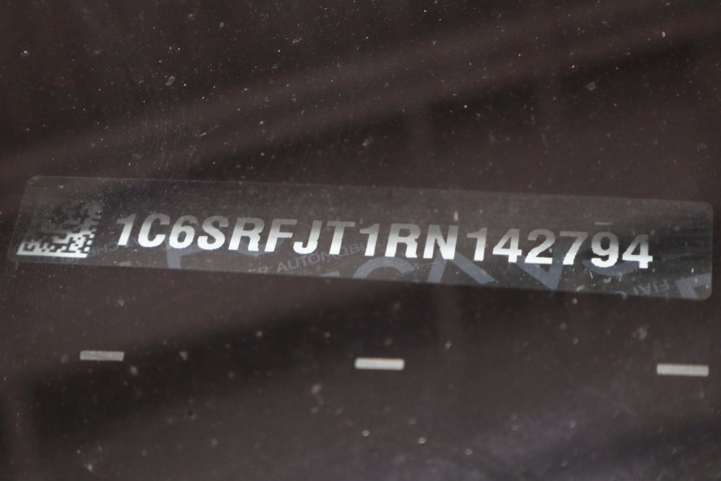 Used 2024 RAM 1500 Laramie AWD/4WD image 38