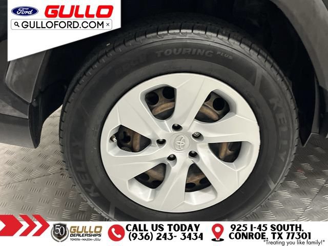 Used 2019 Toyota RAV4 LE FWD image 30