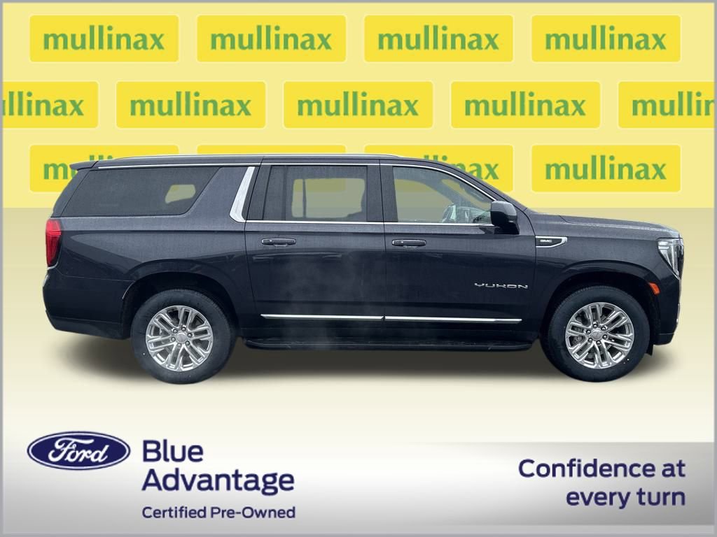 Used 2023 GMC Yukon XL SLT image 2