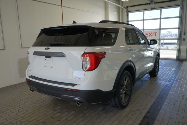 Certified 2021 Ford Explorer XLT w/ Equipment Group 202A AWD/4WD image 14