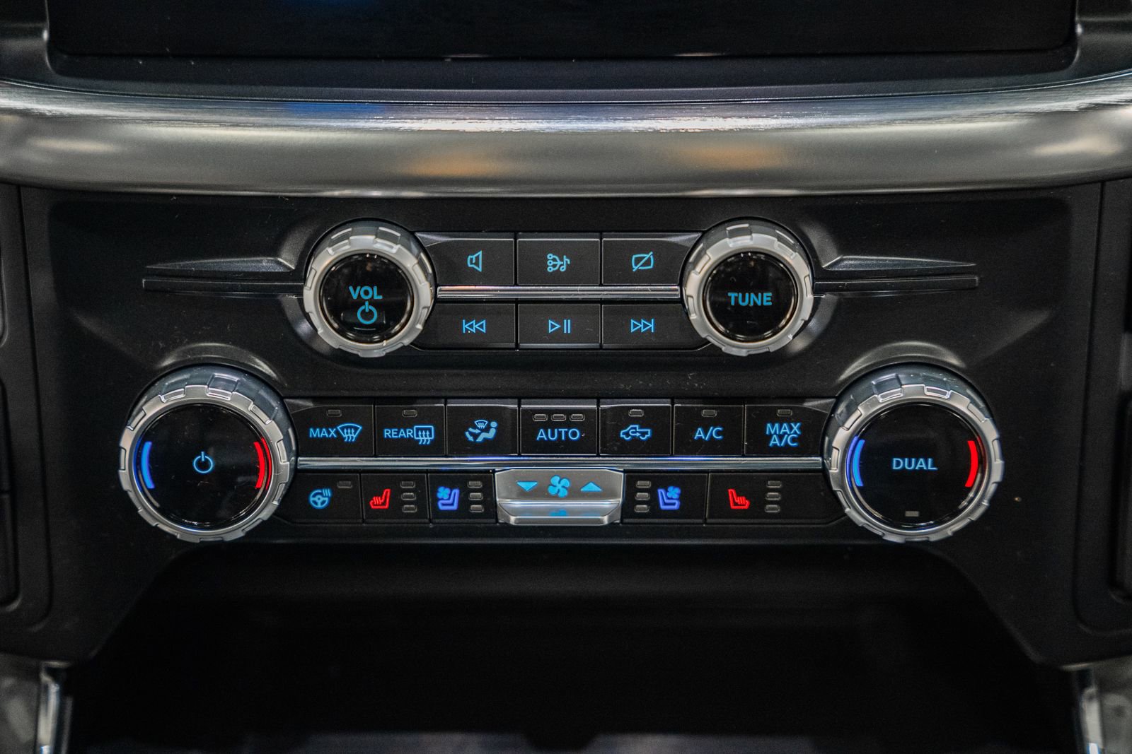 Certified 2023 Ford F150 Lariat w/ Equipment Group 502A High image 31