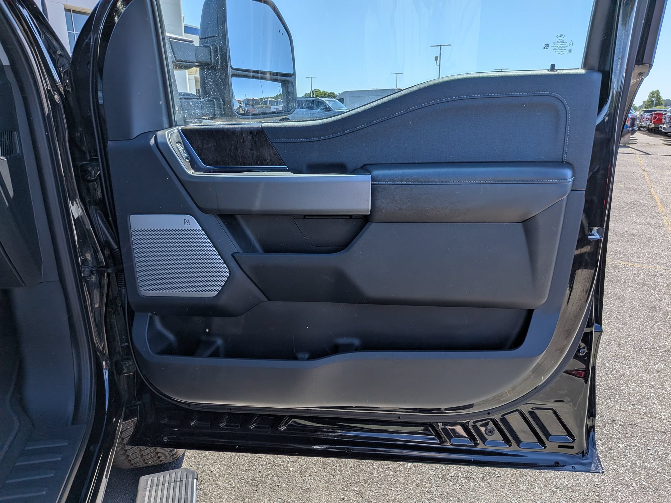 Certified 2025 Ford F250 Lariat w/ Lariat Ultimate Package AWD/4WD image 33