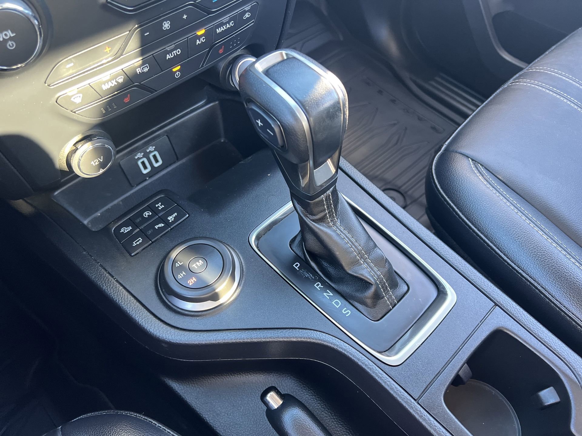 Certified 2019 Ford Ranger Lariat w/ Equipment Group 501A Mid image 11