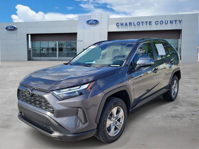 Used 2023 Toyota RAV4 XLE w/ Convenience Package FWD image 4