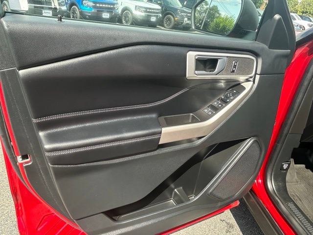 Certified 2023 Ford Explorer XLT w/ Equipment Group 202A AWD/4WD image 19