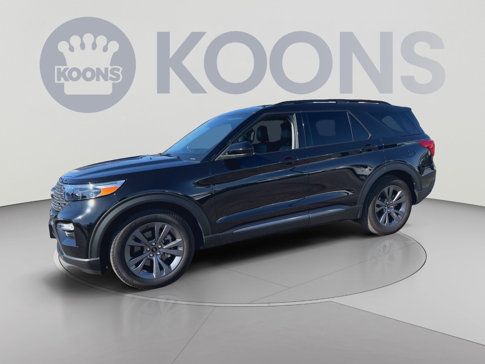 Certified 2024 Ford Explorer XLT w/ Equipment Group 202A RWD image 7