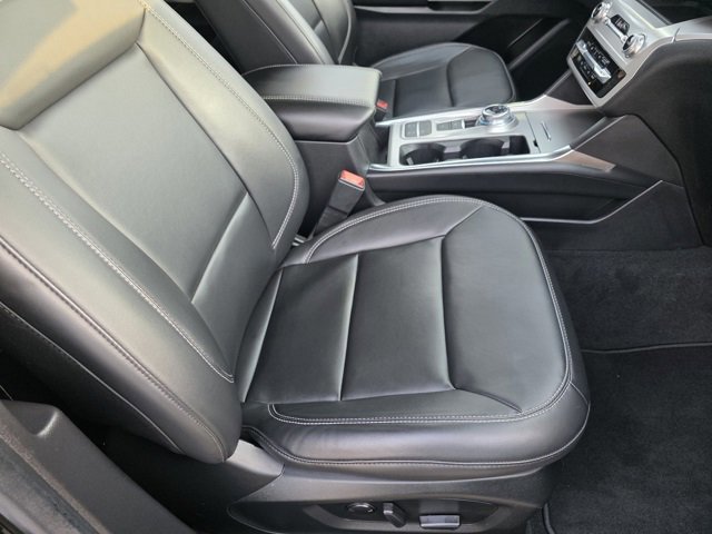 Certified 2022 Ford Explorer XLT w/ Equipment Group 202A image 13
