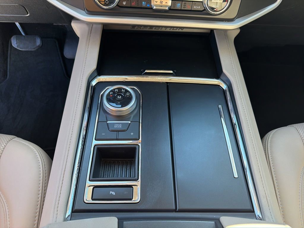 Certified 2022 Ford Expedition XLT RWD image 34