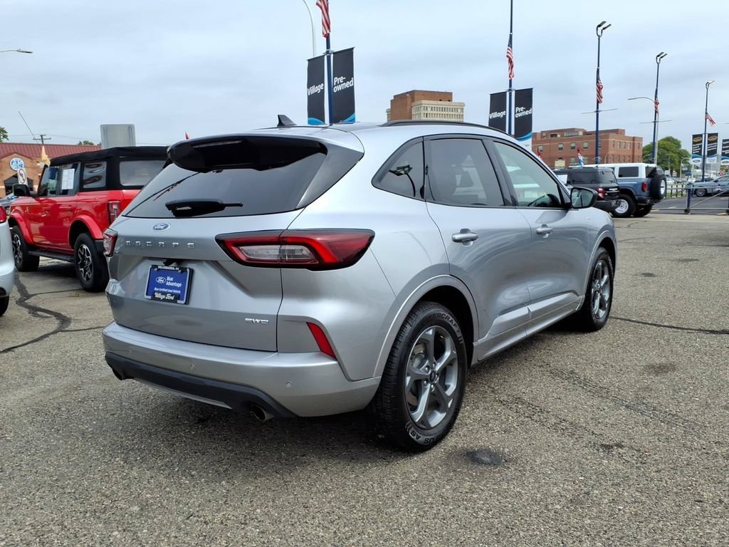 Certified 2023 Ford Escape ST-Line w/ Tech Pack #1 AWD/4WD image 6