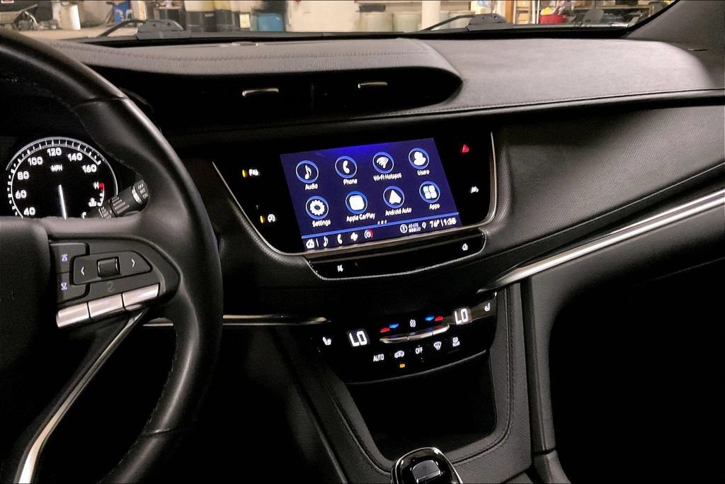 Used 2024 Cadillac XT6 Luxury w/ LPO, Floor Liner Package AWD/4WD image 6