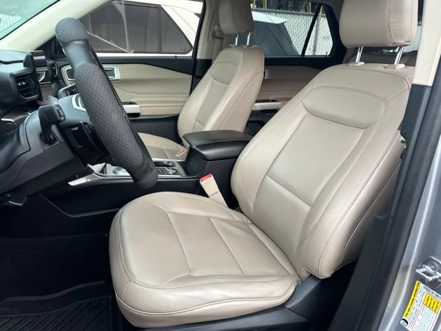 Certified 2021 Ford Explorer XLT w/ Equipment Group 202A AWD/4WD image 13