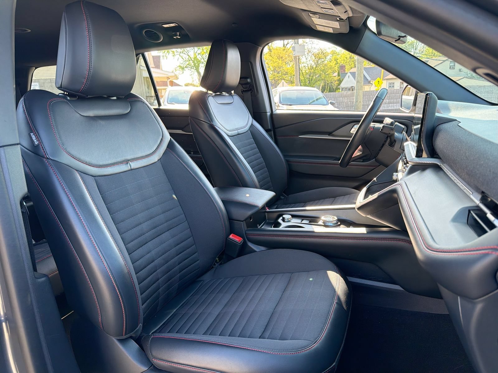 Certified 2025 Ford Explorer ST-Line AWD/4WD image 26