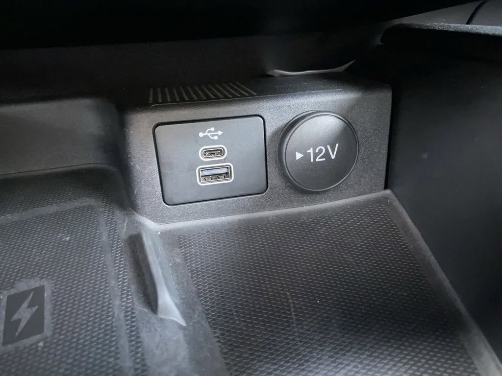 Certified 2025 Ford Escape ST-Line Elite w/ Premium Technology Package image 31