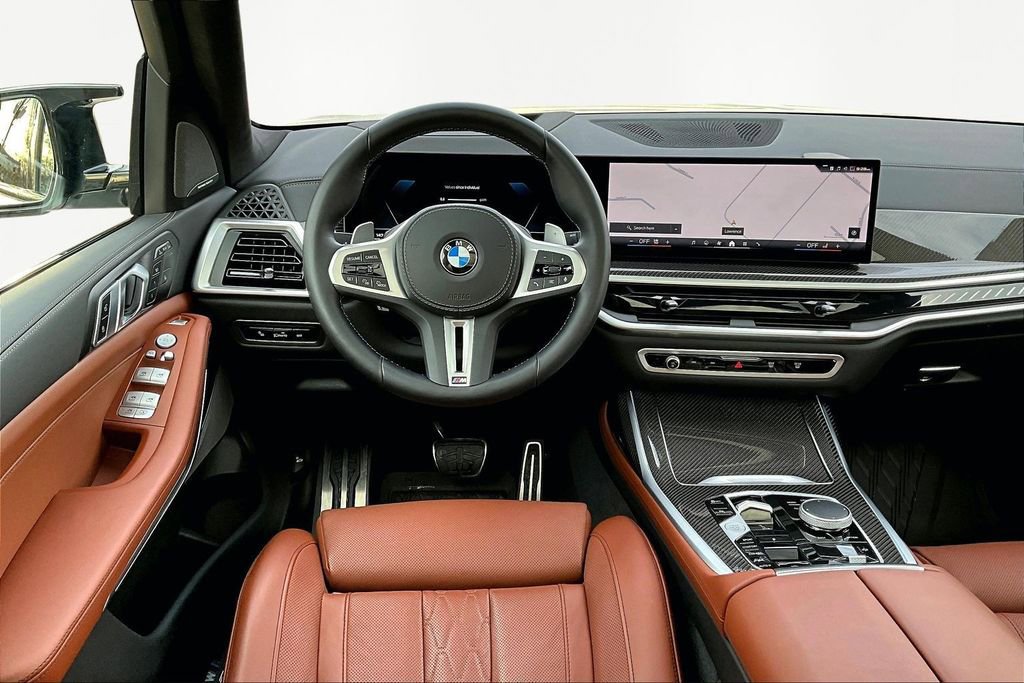 Used 2025 BMW X7 M60i w/ Climate Comfort Package AWD/4WD image 4