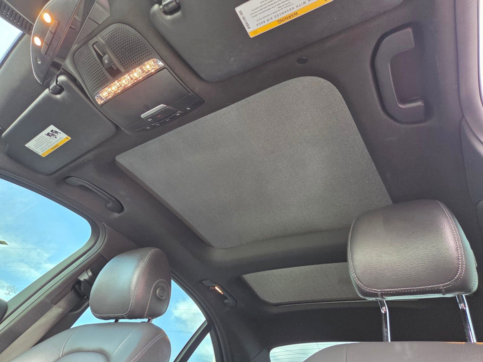 Used 2019 Mercedes-Benz C 300 Sedan image 11