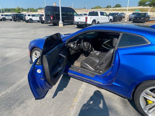 Used 2018 Chevrolet Camaro SS RWD image 10