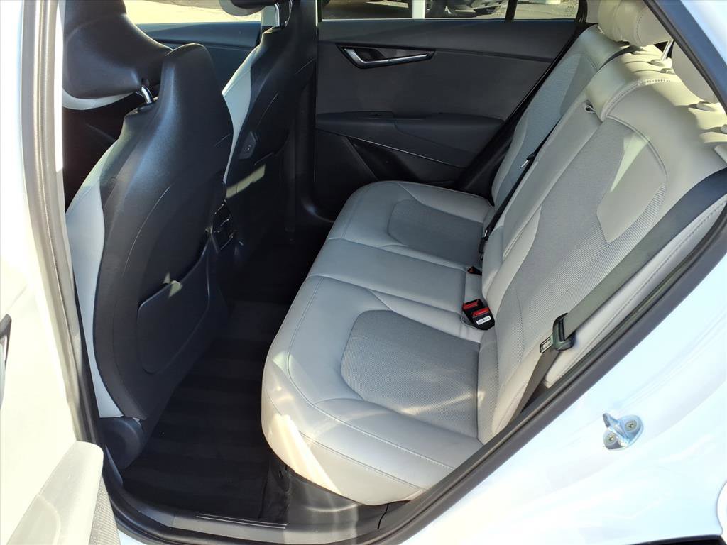 Used 2023 Kia Niro EX image 17