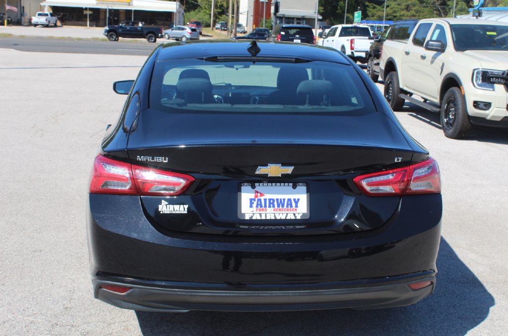 Used 2021 Chevrolet Malibu LT FWD image 11
