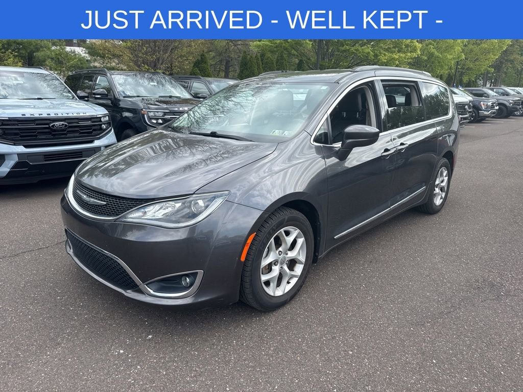 Used 2017 Chrysler Pacifica Touring-L w/ Tire & Wheel Group