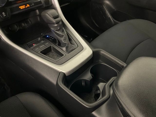 Used 2020 Toyota RAV4 LE image 17