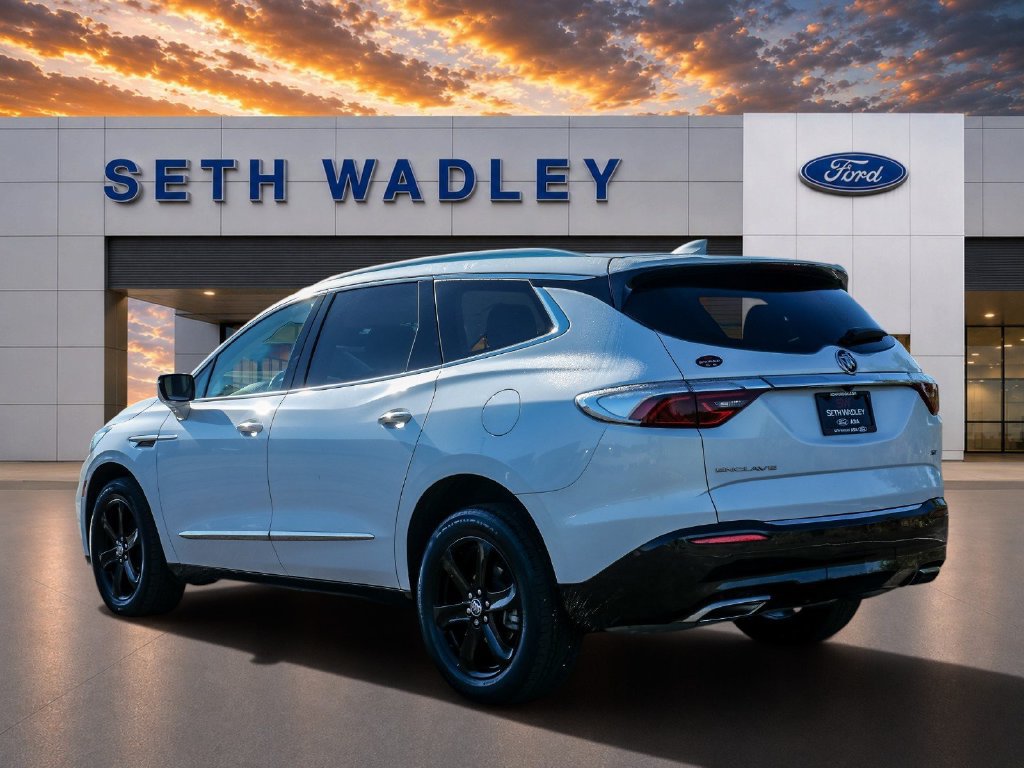 Used 2023 Buick Enclave Essence w/ Sport Touring Edition FWD image 5
