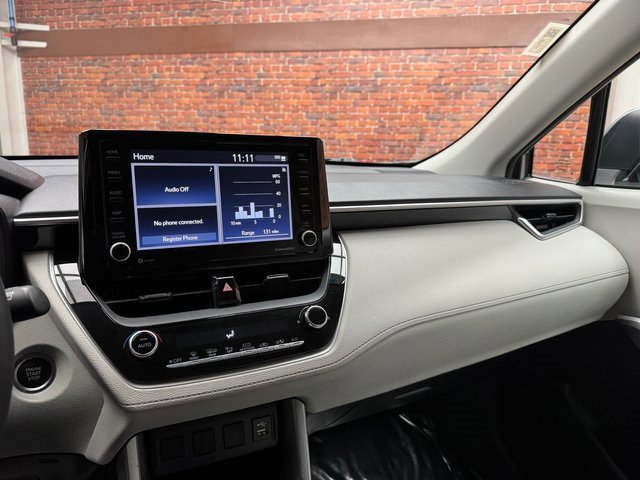 Used 2022 Toyota Corolla Cross LE image 19