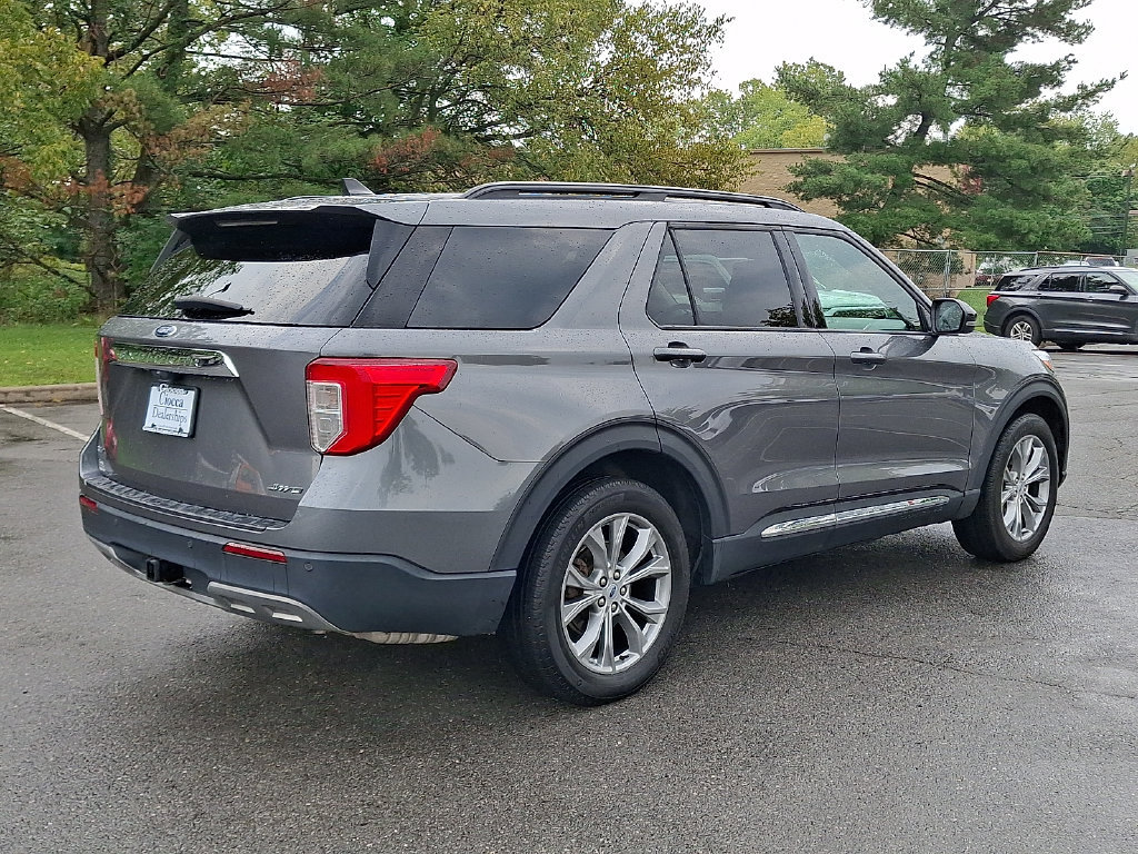 Certified 2023 Ford Explorer XLT w/ Equipment Group 202A AWD/4WD image 9