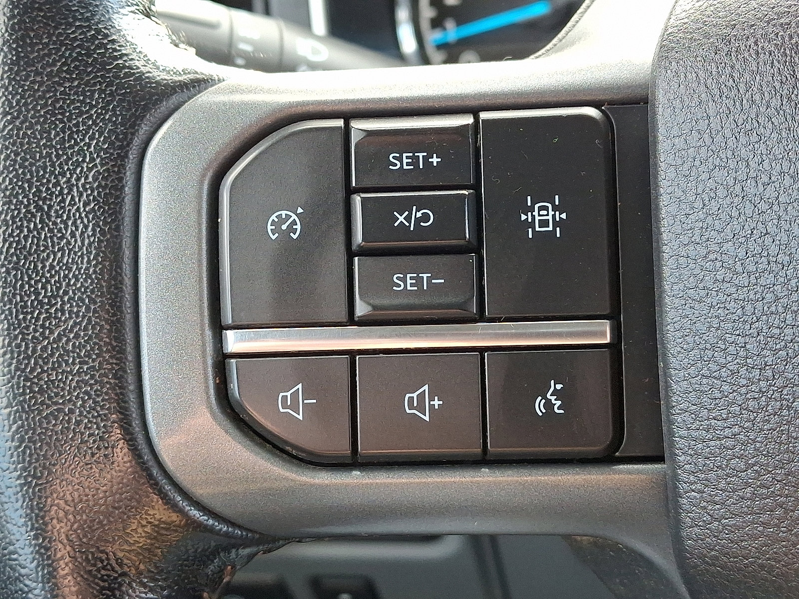 Certified 2022 Ford F150 XLT w/ Equipment Group 302A High image 33