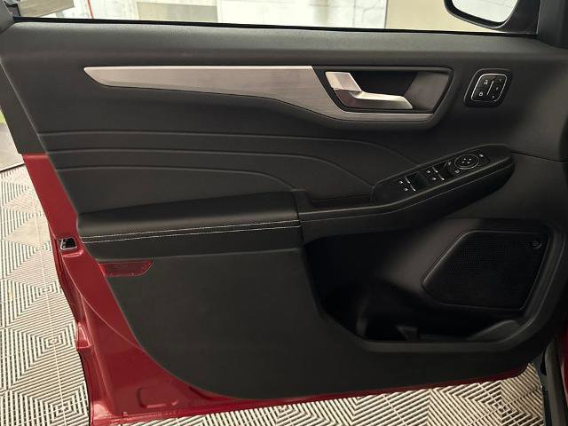 Certified 2025 Ford Escape SE w/ PHEV Premium Package image 16