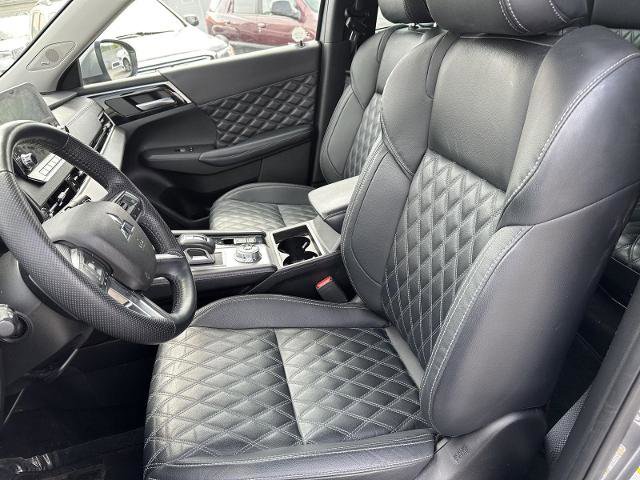 Used 2023 Mitsubishi Outlander SEL AWD/4WD image 17