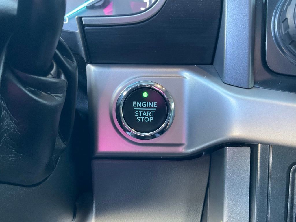 Certified 2022 Ford F150 XLT w/ Equipment Group 302A High image 39