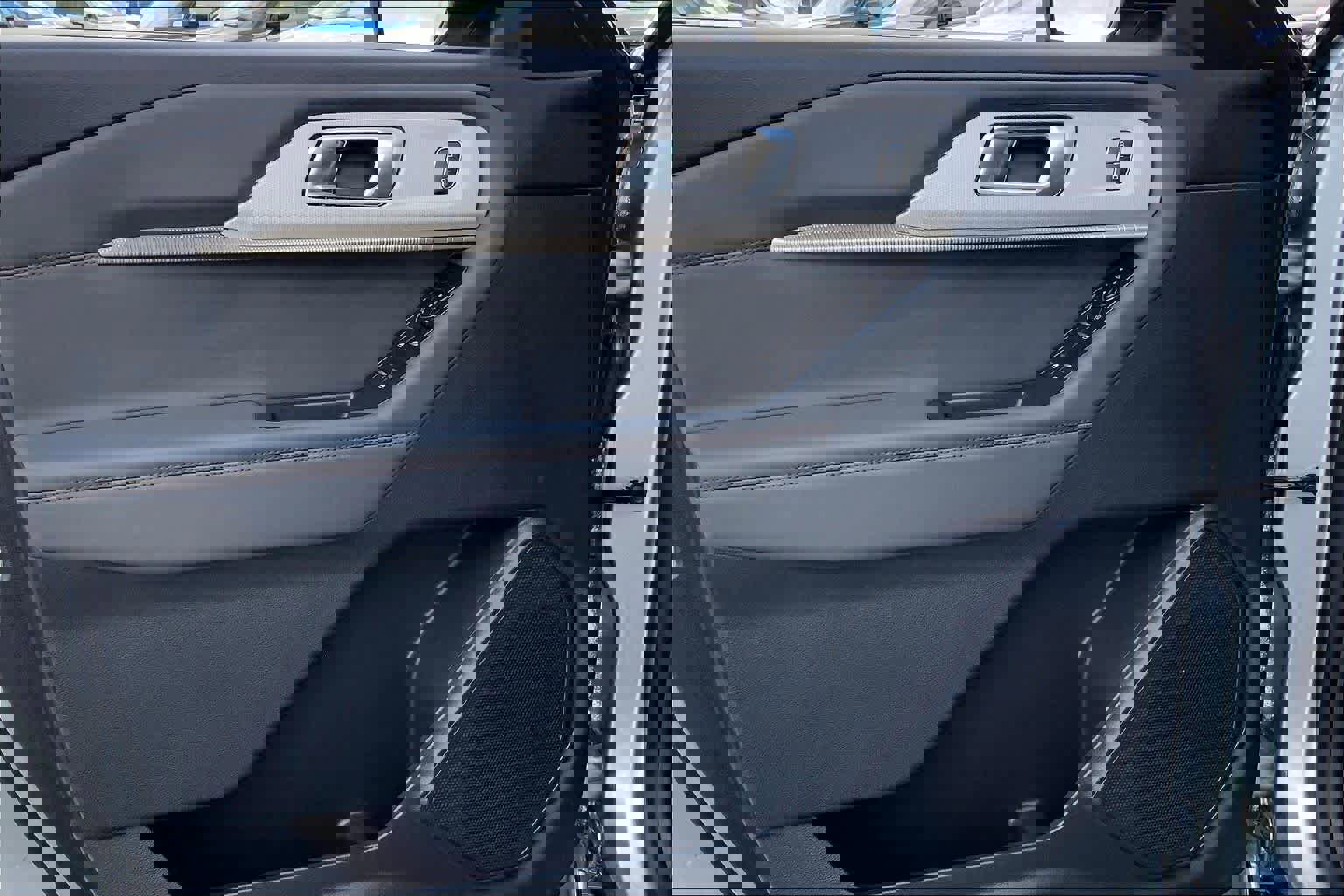 Certified 2025 Ford Explorer Active image 21