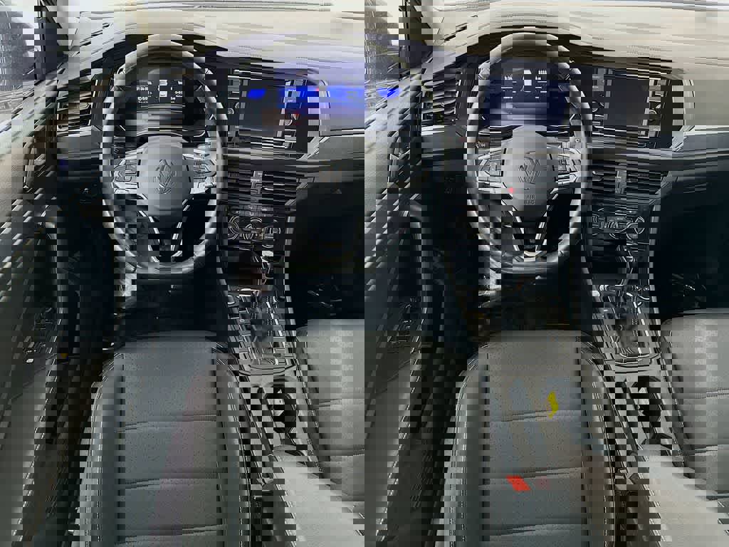 Used 2024 Volkswagen Jetta SE FWD image 13