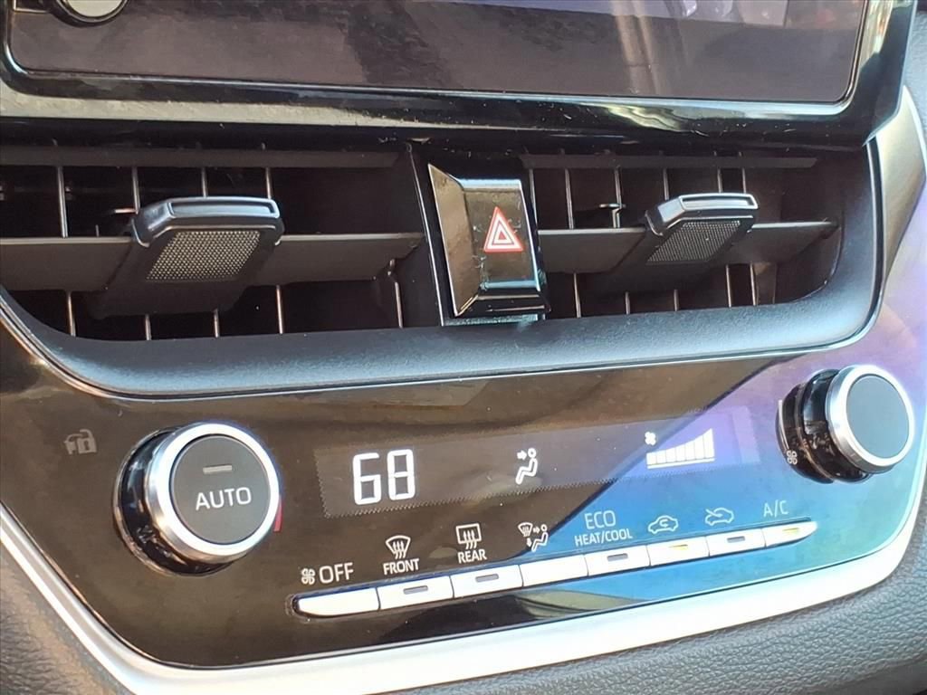 Used 2023 Toyota Corolla LE image 19