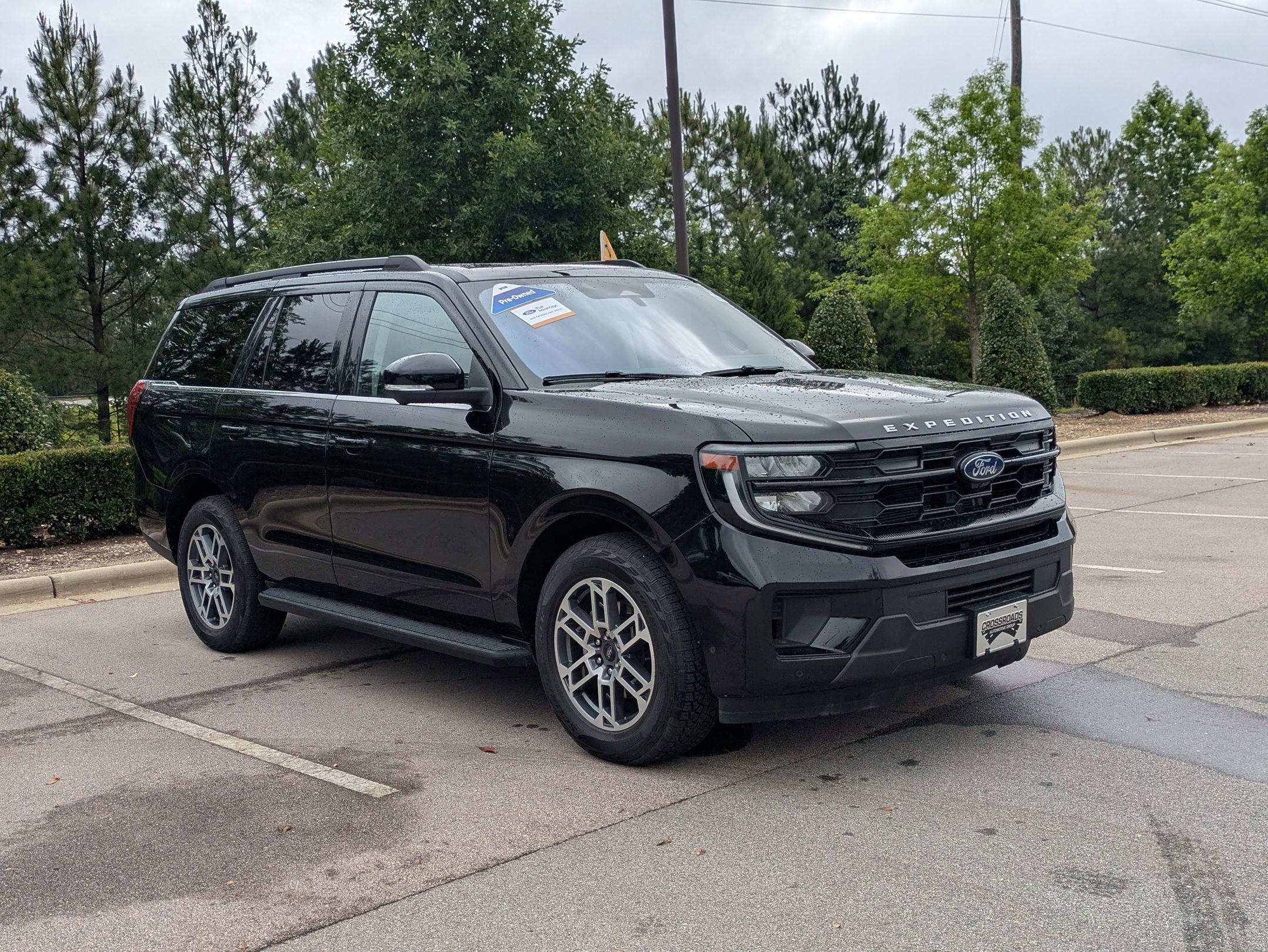 Certified 2025 Ford Expedition Active AWD/4WD image 2