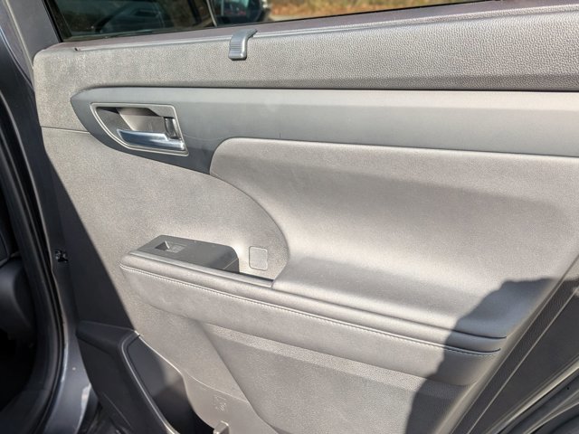 Used 2020 Toyota Highlander XLE image 33