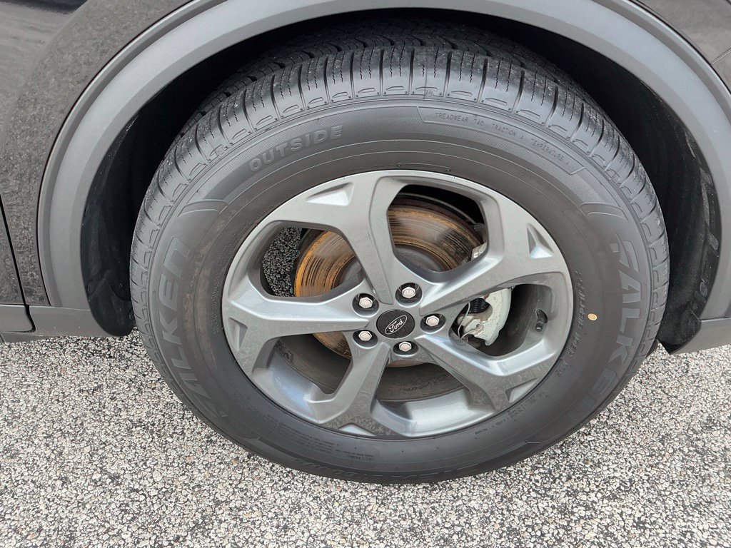 Certified 2025 Ford Escape ST-Line FWD image 13