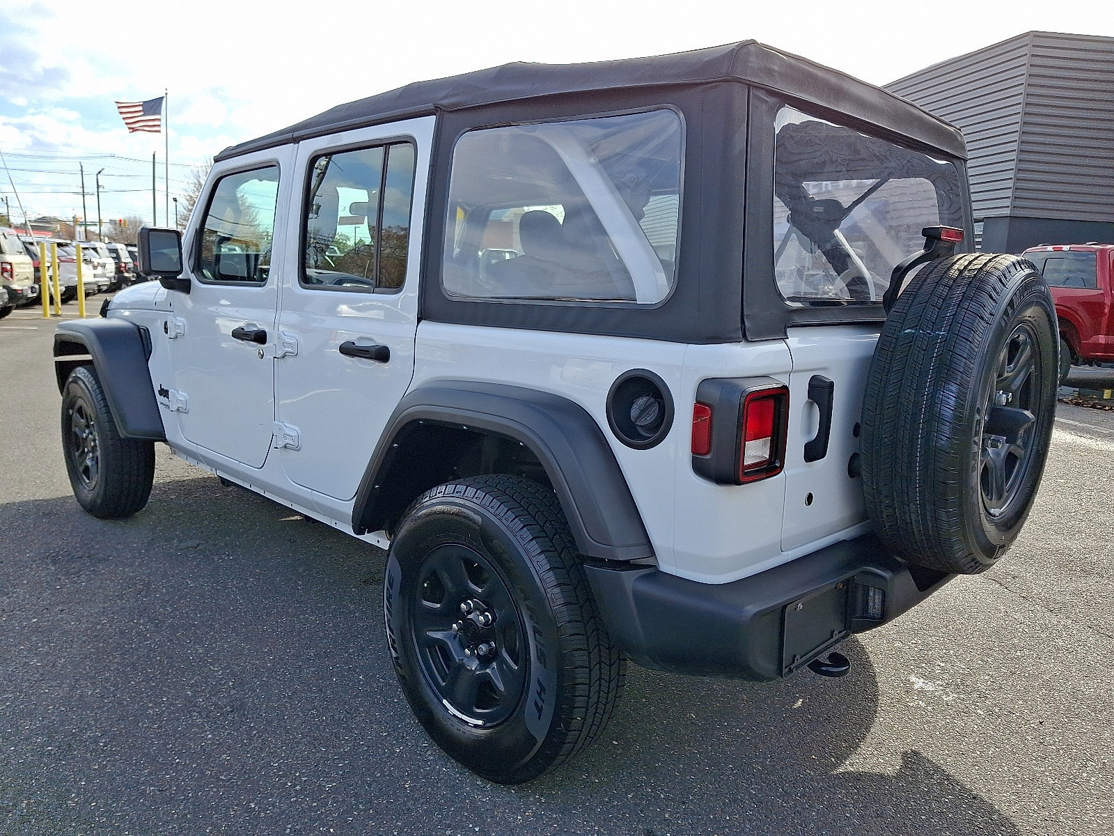 Used 2022 Jeep Wrangler Unlimited Sport image 7
