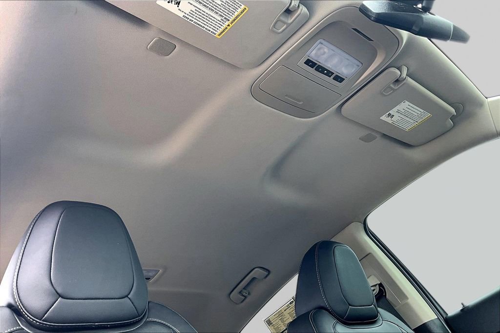 Used 2022 Chevrolet Colorado Z71 w/ Safety Package image 23