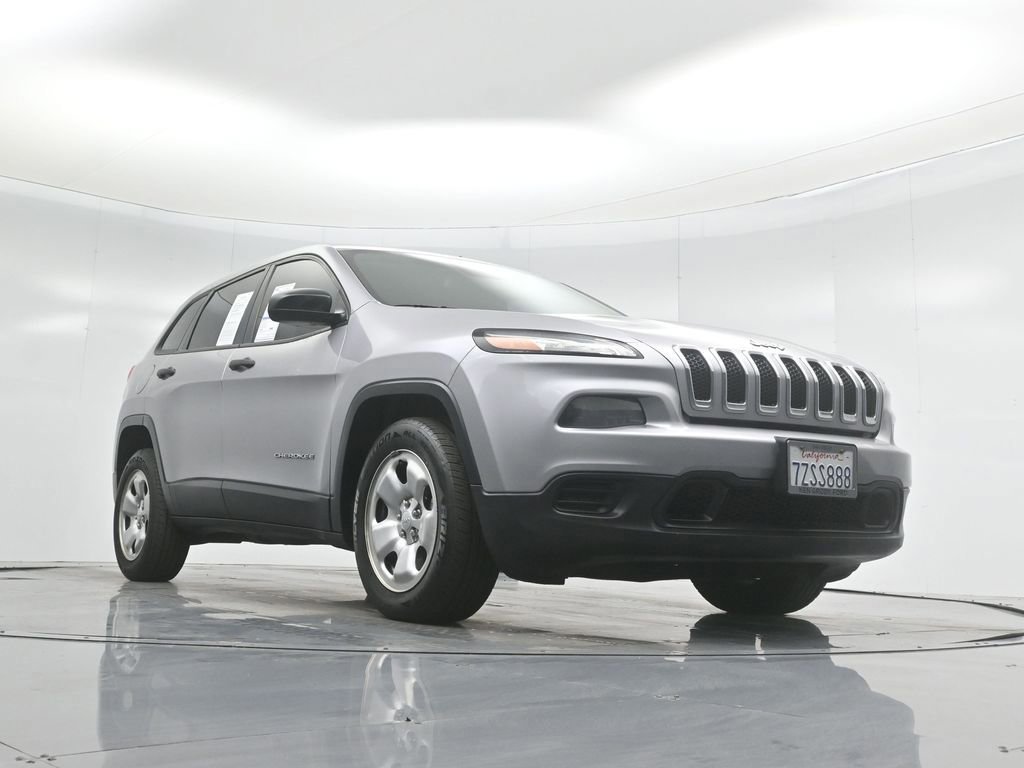 Used 2017 Jeep Cherokee Sport image 5
